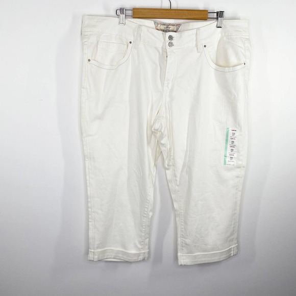 Levi's Jeans Levis 524 Off White Cotton Blend Denim Capri Jeans